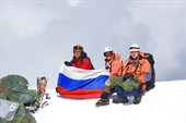 2010-08-09_08.46.45_На вершине Белухи Восточной - 4506 метров на